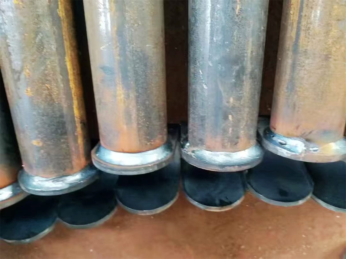 Post-weld galvanizing for adjustable steel props