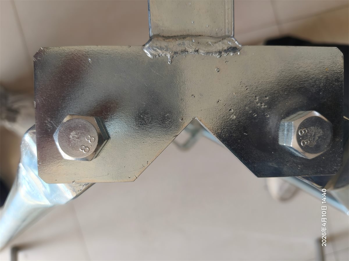 Qualified components and grade 8.8 bolts for steel props