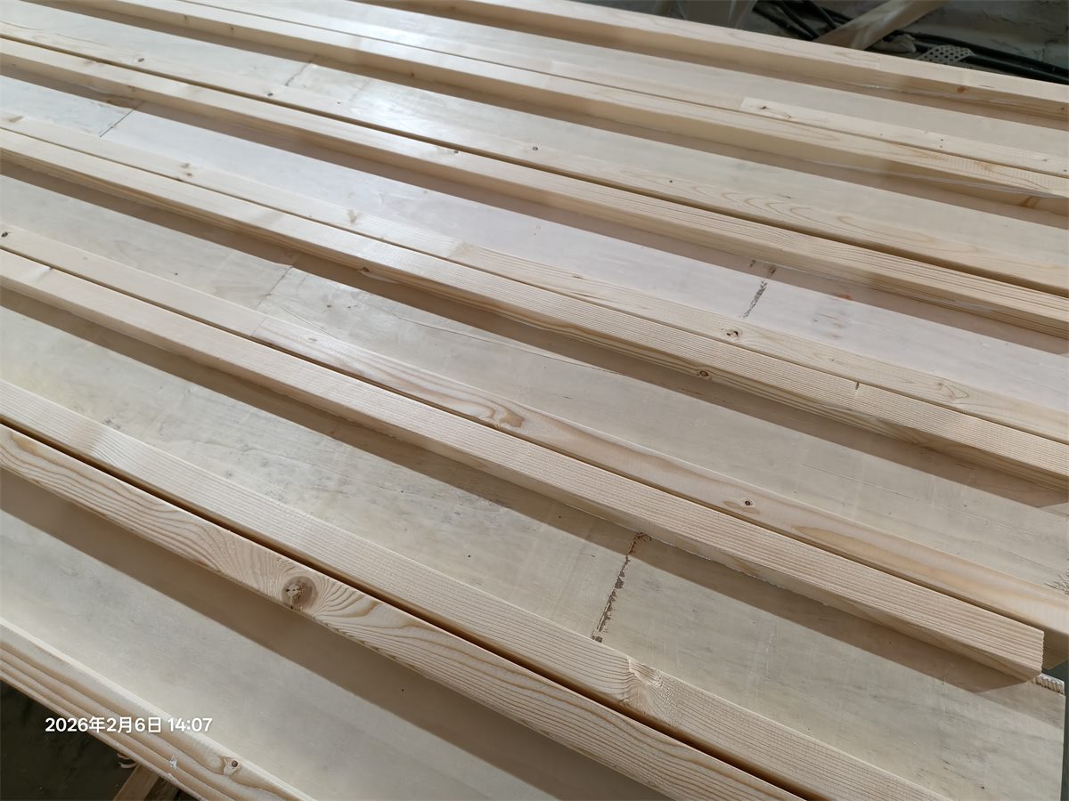 Additional precision sanding on H20 timber beam spruce