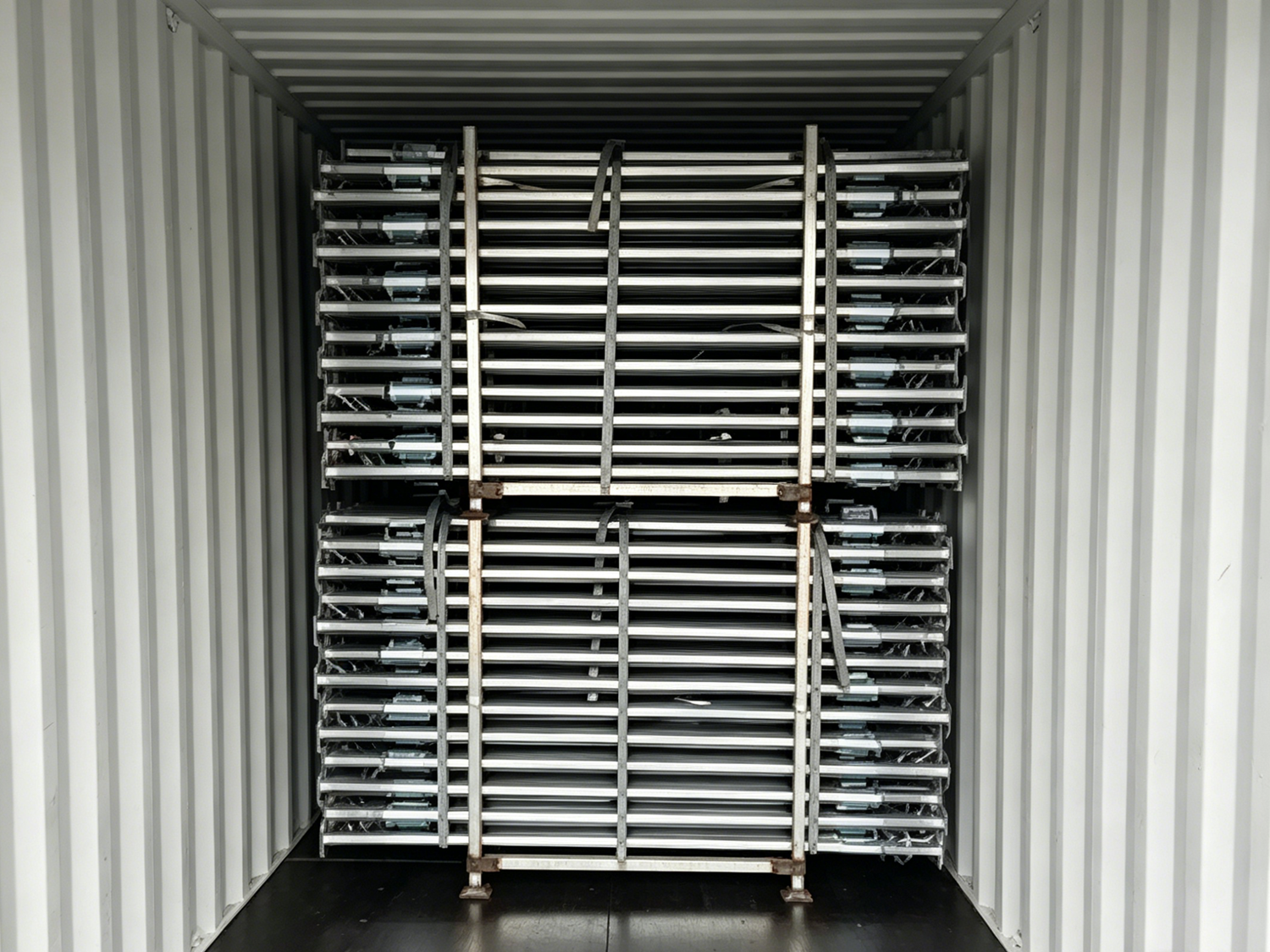 Adjustable steel props delivery